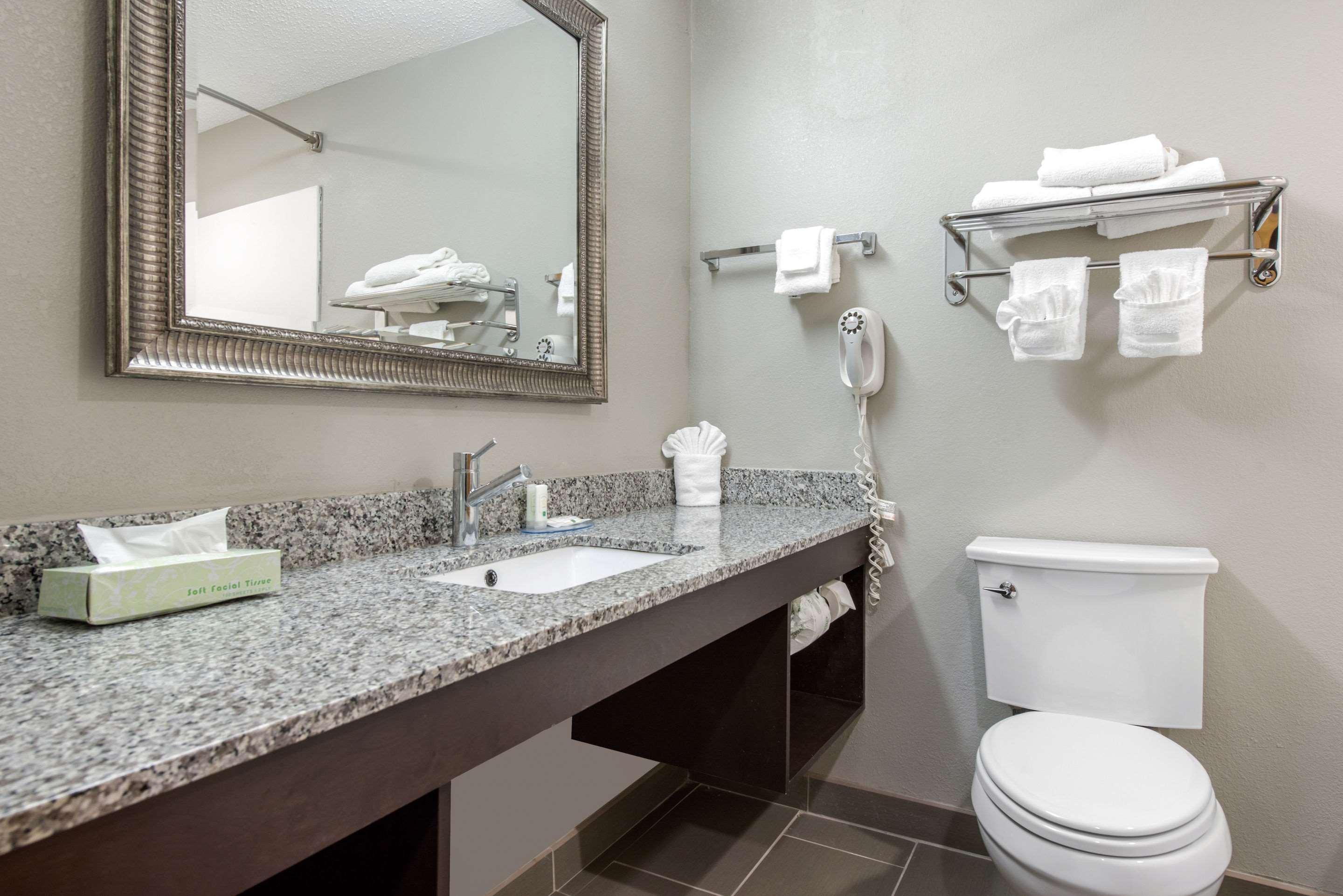 Quality Inn & Suites Brownsburg - Indianapolis West מראה חיצוני תמונה