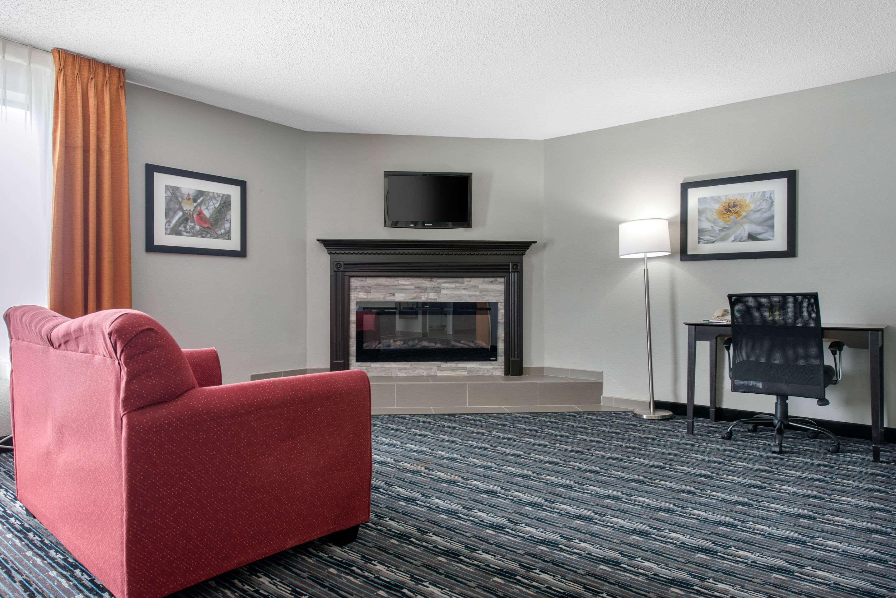 Quality Inn & Suites Brownsburg - Indianapolis West מראה חיצוני תמונה