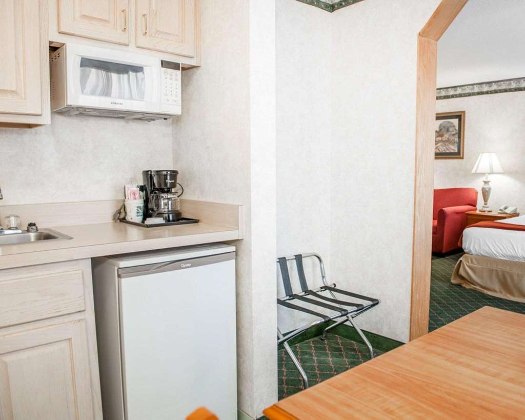 Quality Inn & Suites Brownsburg - Indianapolis West חדר תמונה