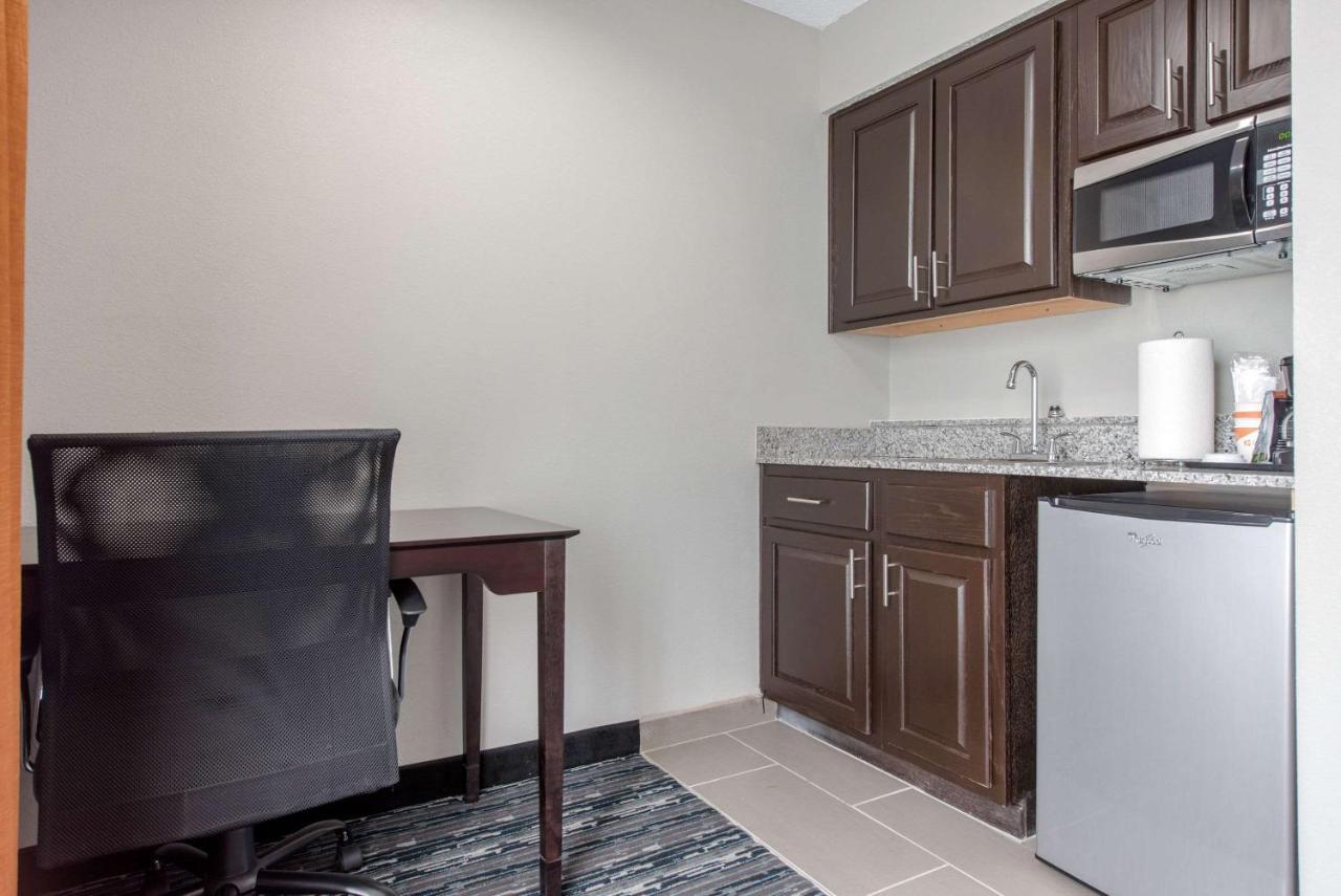Quality Inn & Suites Brownsburg - Indianapolis West מראה חיצוני תמונה
